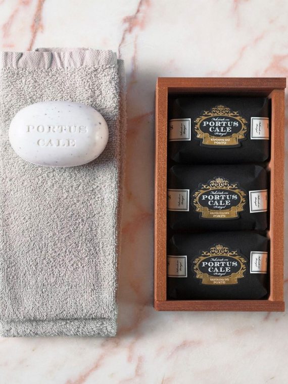 Portus Cale Ruby Red Set of 3 Aromatic Soaps in Wooden Box 3 x150